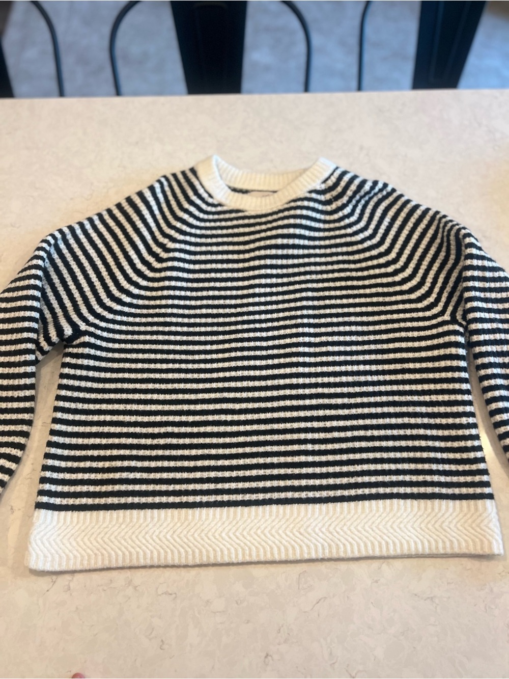 Universal Thread Black and White Striped sweater